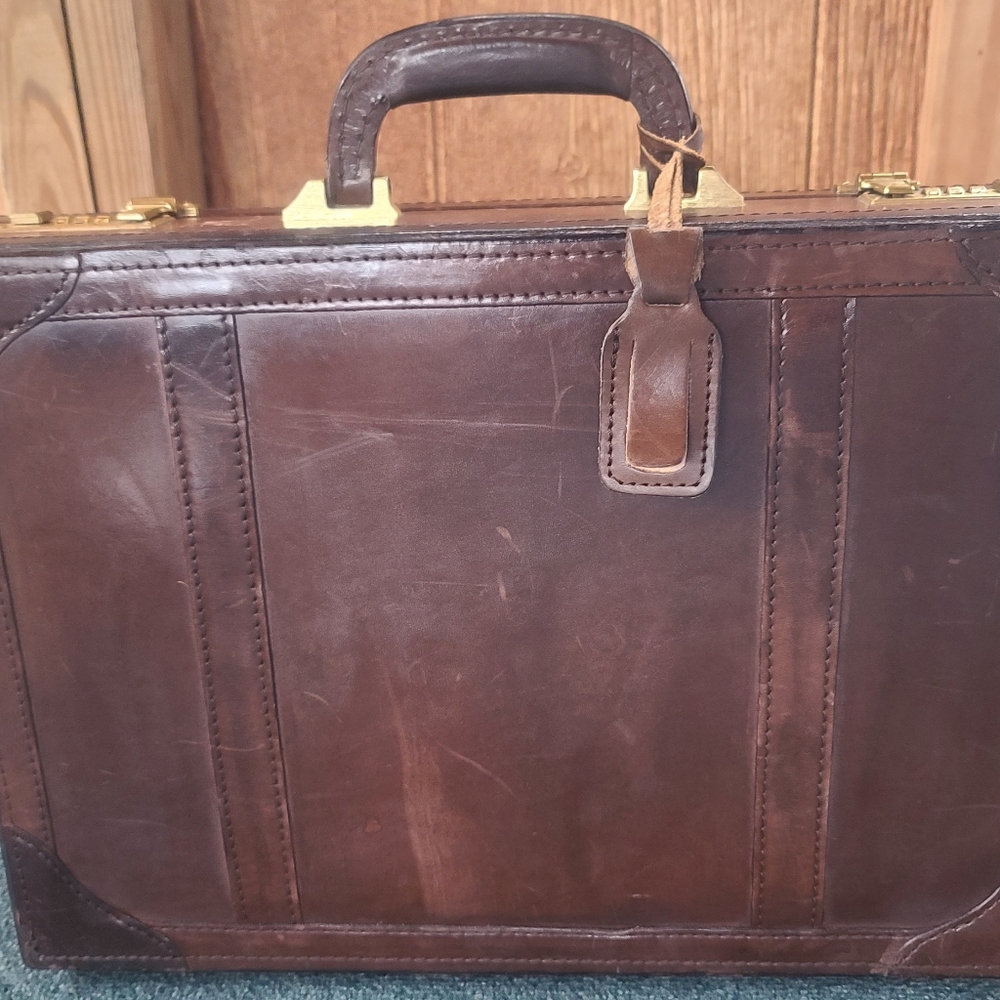 VINTAGE GEORGETOWN Presidential Briefcase Brown LEATHER 18"X13.5"X3" Executive